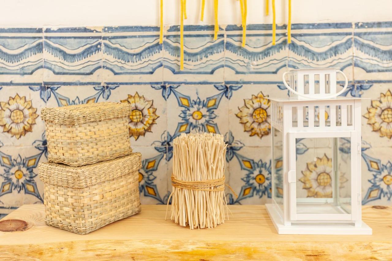 Yellow Tiles In City Center Lisbon Exterior photo